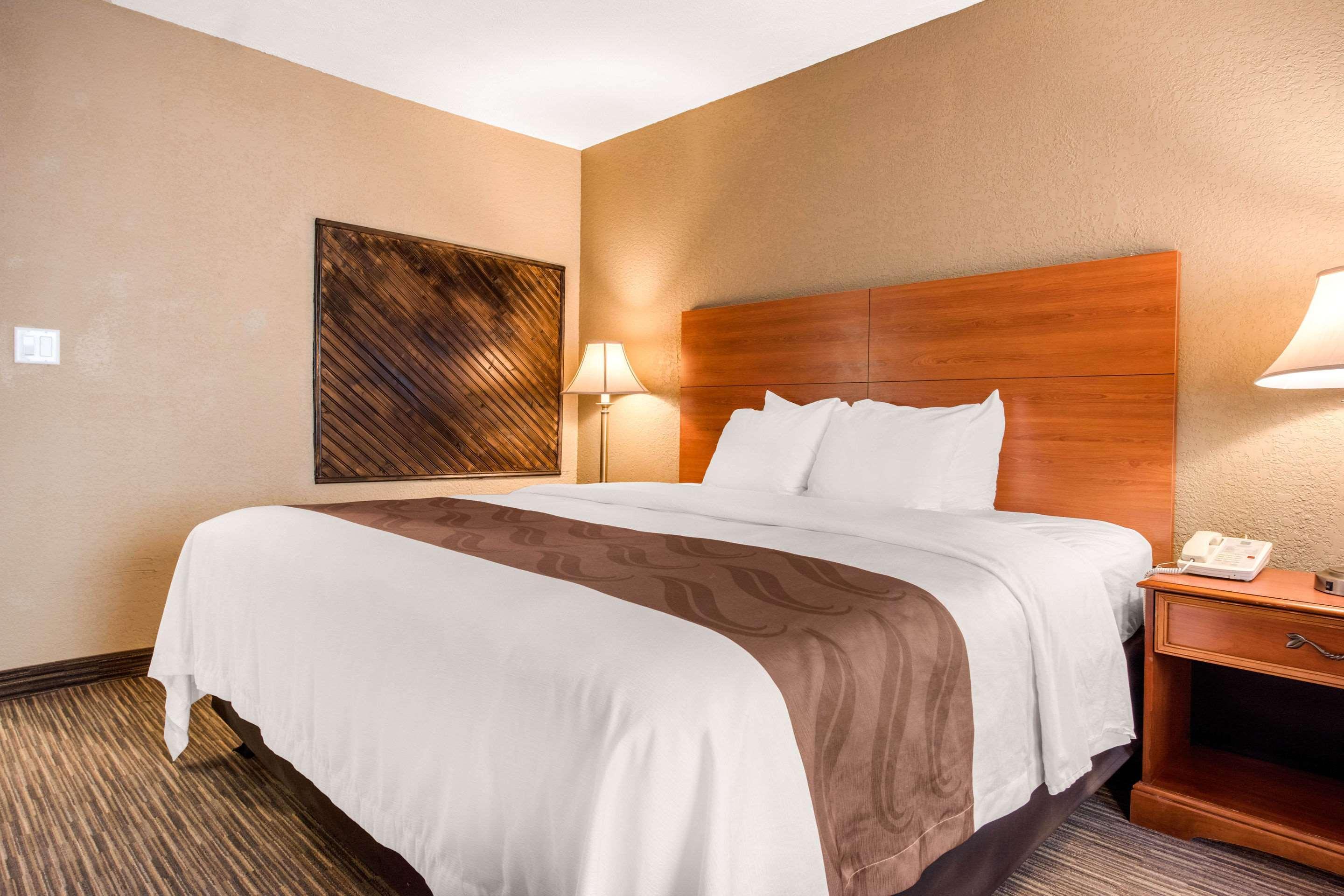 Quality Inn & Suites Нью-Касл Экстерьер фото