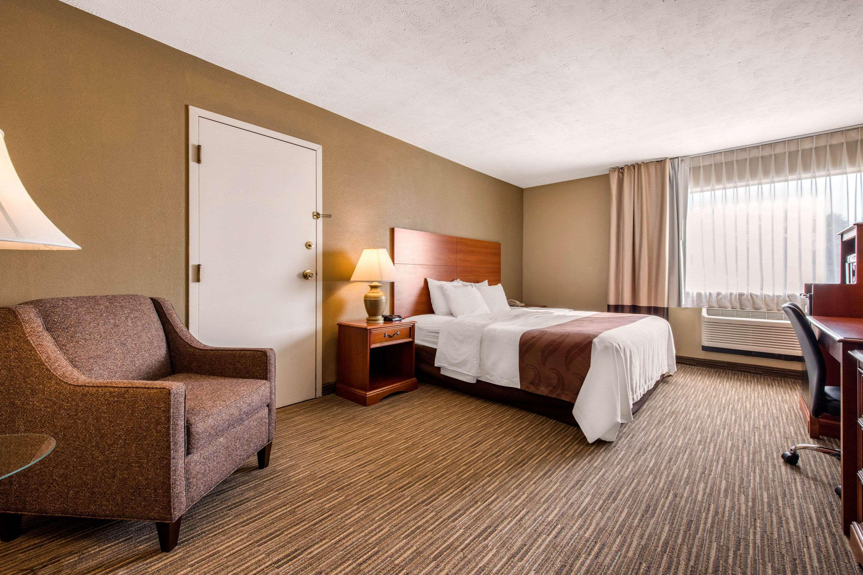 Quality Inn & Suites Нью-Касл Экстерьер фото