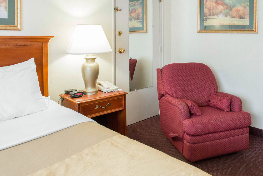 Quality Inn & Suites Нью-Касл Экстерьер фото