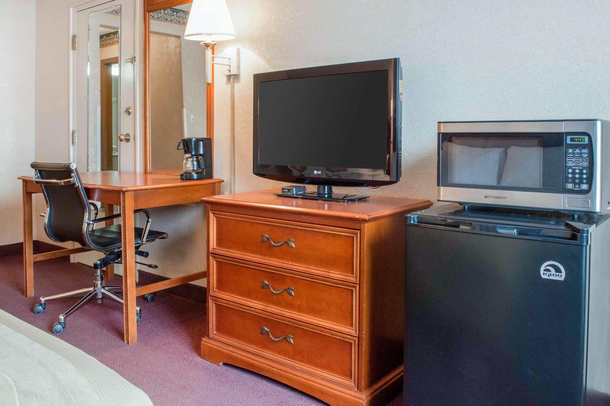 Quality Inn & Suites Нью-Касл Экстерьер фото