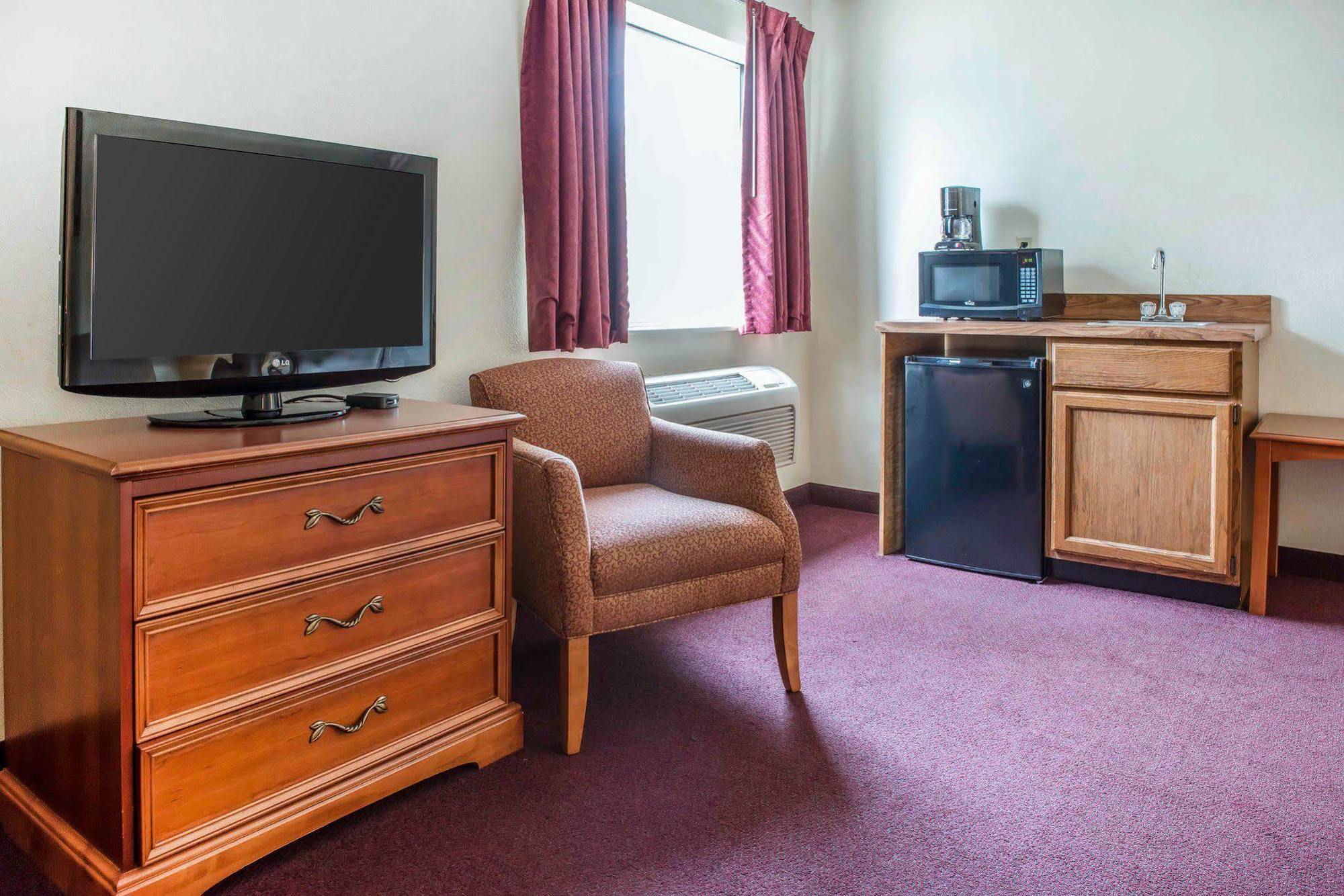 Quality Inn & Suites Нью-Касл Экстерьер фото