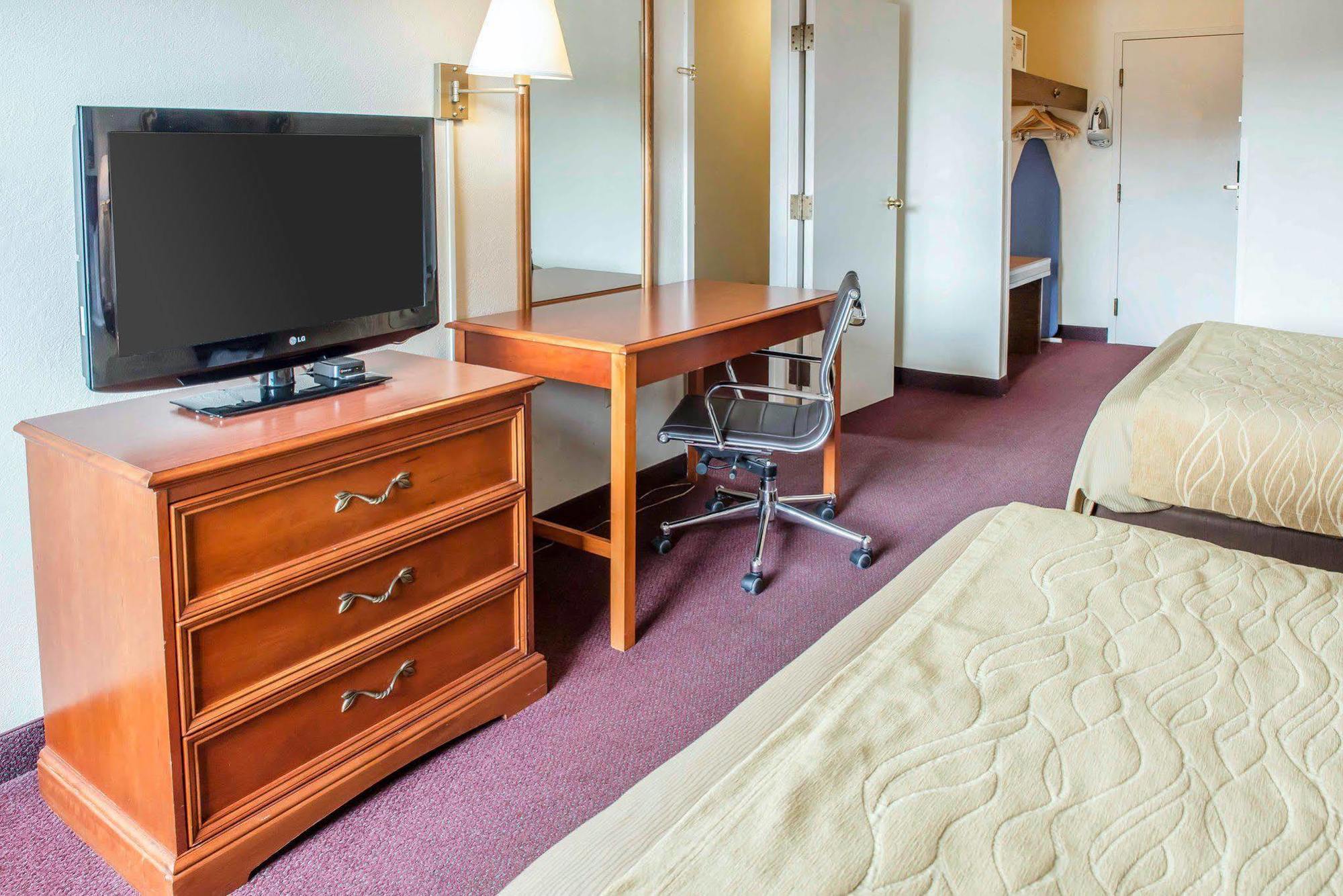Quality Inn & Suites Нью-Касл Экстерьер фото